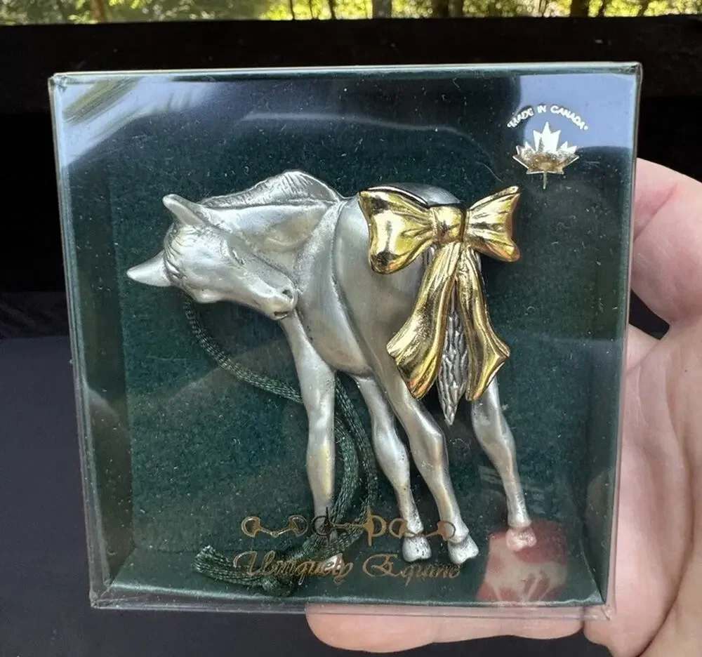 Pewter Horse with Bow Ornament, Uniquely Equine, made in Canada MIB -S1T